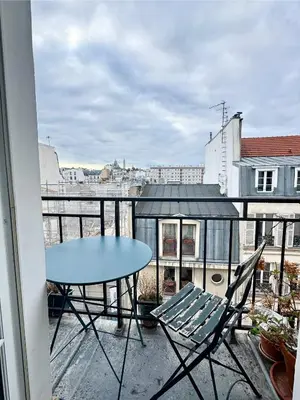 Balcon ou terrasse dans l'établissement Lovely studio with balcony and spectacular Sacre-Coeur view