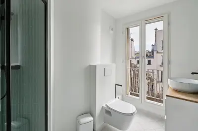 Salle de bains dans l'établissement Lavie Maison Private Terrace & Air Conditioning