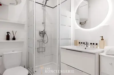 Salle de bains dans l'établissement Elegant studio dans le Marais
