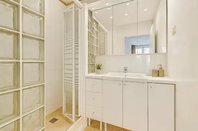 Salle de bains dans l'établissement Magnifique appartement au 17 eme