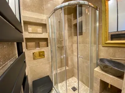 Salle de bains dans l'établissement Elegant appartement dans ancien hotel particulier