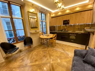 Cuisine ou kitchenette dans l'établissement Elegant appartement dans ancien hotel particulier