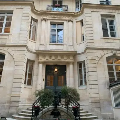 Elegant appartement dans ancien hotel particulier