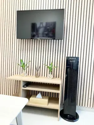 Télévision ou salle de divertissement dans l'établissement New Modern Apartment in Paris Center Metro 7 & 14 Maison Blanche