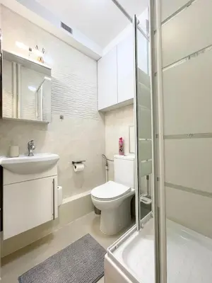 Salle de bains dans l'établissement New Modern Apartment in Paris Center Metro 7 & 14 Maison Blanche