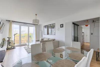 Coin salon dans l'établissement Le Cocon de Villejuif - Au pied de Paris
