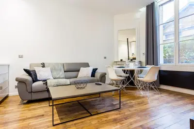 Coin salon dans l'établissement Peaceful apartment - 1BR 4P - Eiffel Tower