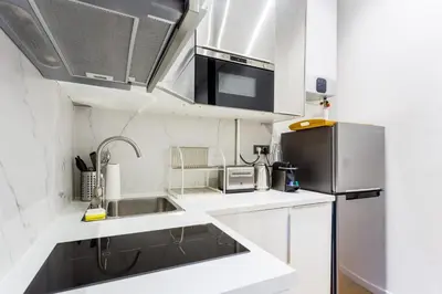 Cuisine ou kitchenette dans l'établissement Peaceful apartment - 1BR 4P - Eiffel Tower
