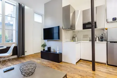Cuisine ou kitchenette dans l'établissement Peaceful apartment - 1BR 4P - Eiffel Tower