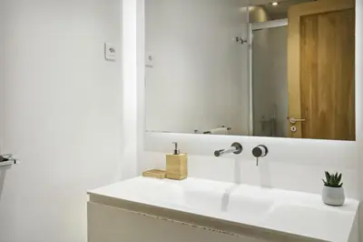Salle de bains dans l'établissement BnBNova - 1BR Mabillon & Saint Germain