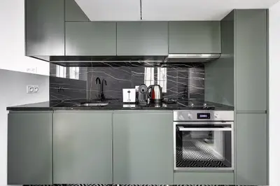 Cuisine ou kitchenette dans l'établissement TBS 342 - Superb apartment in heart of Paris 2