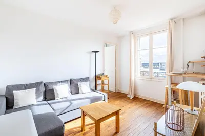 Coin salon dans l'établissement GuestReady - Quiet Charm in Gennevilliers