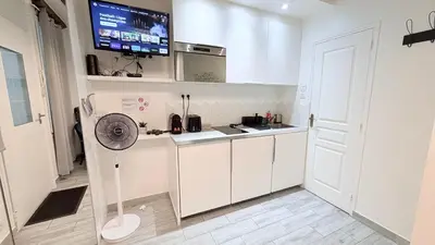 Cuisine ou kitchenette dans l'établissement Cosy saint sauveur Paris 2