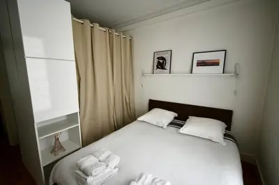 Un ou plusieurs lits dans un hébergement de l'établissement REUILLY LUMIERE 6P Paris Gestion Immo Daumesnil