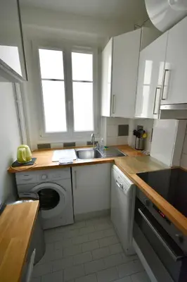 Cuisine ou kitchenette dans l'établissement REUILLY LUMIERE 6P Paris Gestion Immo Daumesnil