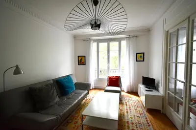 Coin salon dans l'établissement REUILLY LUMIERE 6P Paris Gestion Immo Daumesnil