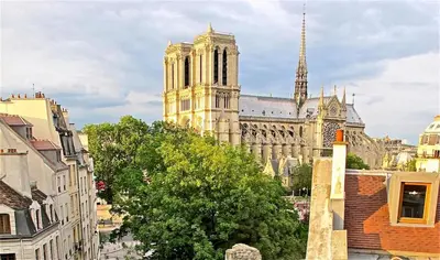 Vue générale sur Paris ou vue de la ville depuis l'appartement