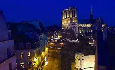 Vue générale sur Paris ou vue de la ville depuis l'appartement