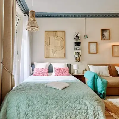 A small studio in Le Marais - VI