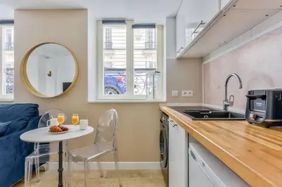 Cuisine ou kitchenette dans l'établissement Atelier d'artiste a Saint Germain
