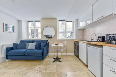 Cuisine ou kitchenette dans l'établissement Atelier d'artiste a Saint Germain