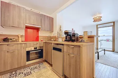 Cuisine ou kitchenette dans l'établissement Apartment with terrace 100m from Paris