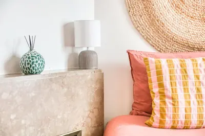 Coin salon dans l'établissement Appartement - Beau séjour lumineux - RER C-METRO 13 & 14