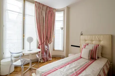 Un ou plusieurs lits dans un hébergement de l'établissement W Trocadéro, Eiffel Tower, Luxury Apartment for 8p
