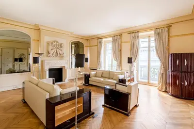 Télévision ou salle de divertissement dans l'établissement W Trocadéro, Eiffel Tower, Luxury Apartment for 8p