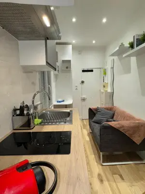 Cuisine ou kitchenette dans l'établissement Unbeatable location! Cozy Parisian getaway for two
