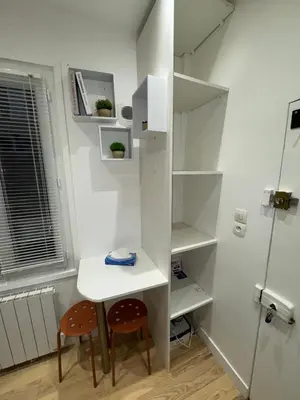Cuisine ou kitchenette dans l'établissement Unbeatable location! Cozy Parisian getaway for two