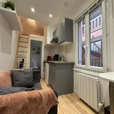 Unbeatable location! Cozy Parisian getaway for two