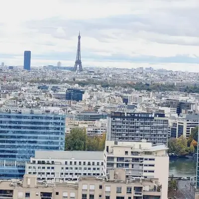Appartement de 110 m carrés à La Défense vue sur Paris
