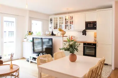 Cuisine ou kitchenette dans l'établissement Bright apartment in the heart of Paris