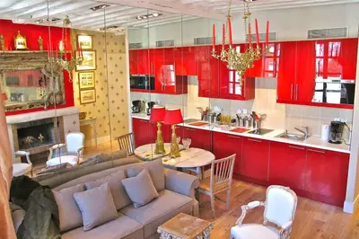 Cuisine ou kitchenette dans l'établissement Charming Stay Near Notre Dame FDL