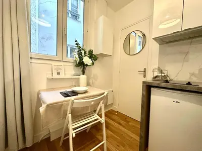 Cuisine ou kitchenette dans l'établissement 346 New Suite Niagara - Cosy Apartment Paris Center