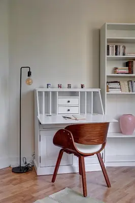 Bibliothèque dans l'appartement