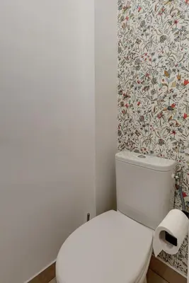 Salle de bains dans l'établissement Champ de Mars & Eiffel Tower -1BR - Paris Vacation Rentals