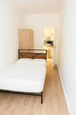 Plan de l'établissement Le 9 Privé Chambres Chic à Puteaux près Paris, kitchen et 2 SDB ideal couples et Professionnels en déplacement
