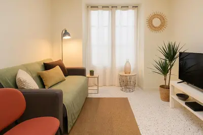 Télévision ou salle de divertissement dans l'établissement CasaHome - Cozy apartment in central Paris