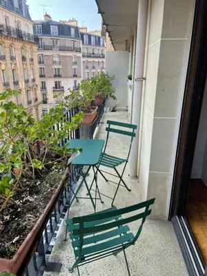 Balcon ou terrasse dans l'établissement Typical French Appt for 4 near Eiffel tower