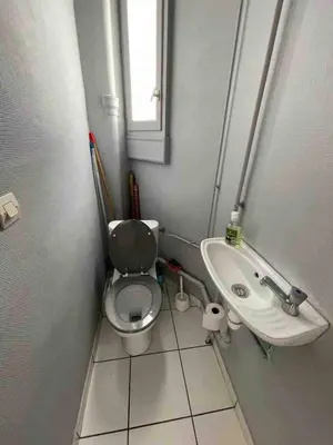 Salle de bains dans l'établissement GoodGuest-Trocadéro Eiffel Tower Mobility Lease