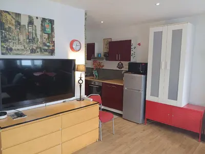 Cuisine ou kitchenette dans l'établissement Appartement cosy proche Paris