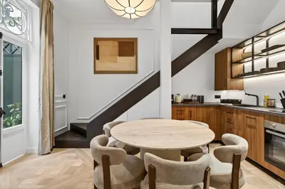 Cuisine ou kitchenette dans l'établissement Villa élégante, Champs-Élysées, Opéra-Monceau, AC