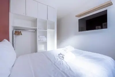 Un ou plusieurs lits dans un hébergement de l'établissement Studio near Paris - 25 minutes from Eiffel Tower