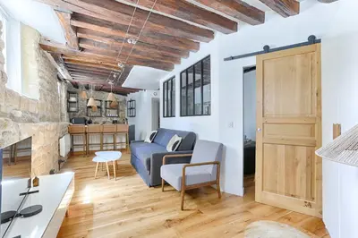 Coin salon dans l'établissement Parisian Atypic Apartment close to place Bastille