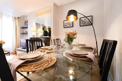 Plan de l'établissement 6 Guests Flat Champs Elysees 2 BDR