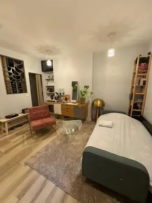 Un ou plusieurs lits dans un hébergement de l'établissement Beautiful 2-room apartment in Paris's Batignolles district