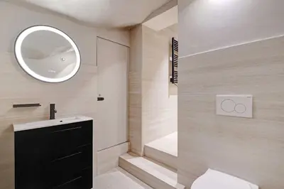 Salle de bains dans l'établissement Modern souplex a c 2BR 6P– Near the Louvre Museum