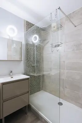Salle de bains dans l'établissement Le Pétillant - Canal Saint-Martin